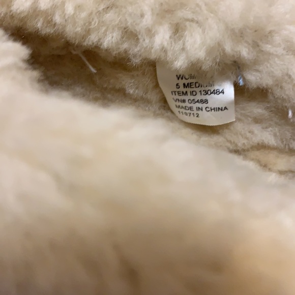 L.L. BEAN BLUE SHERPA MOCCASINS LEATHER FUR LOAFERS SHEARLING SLIPPERS SZ 5 WARM - Picture 7 of 14